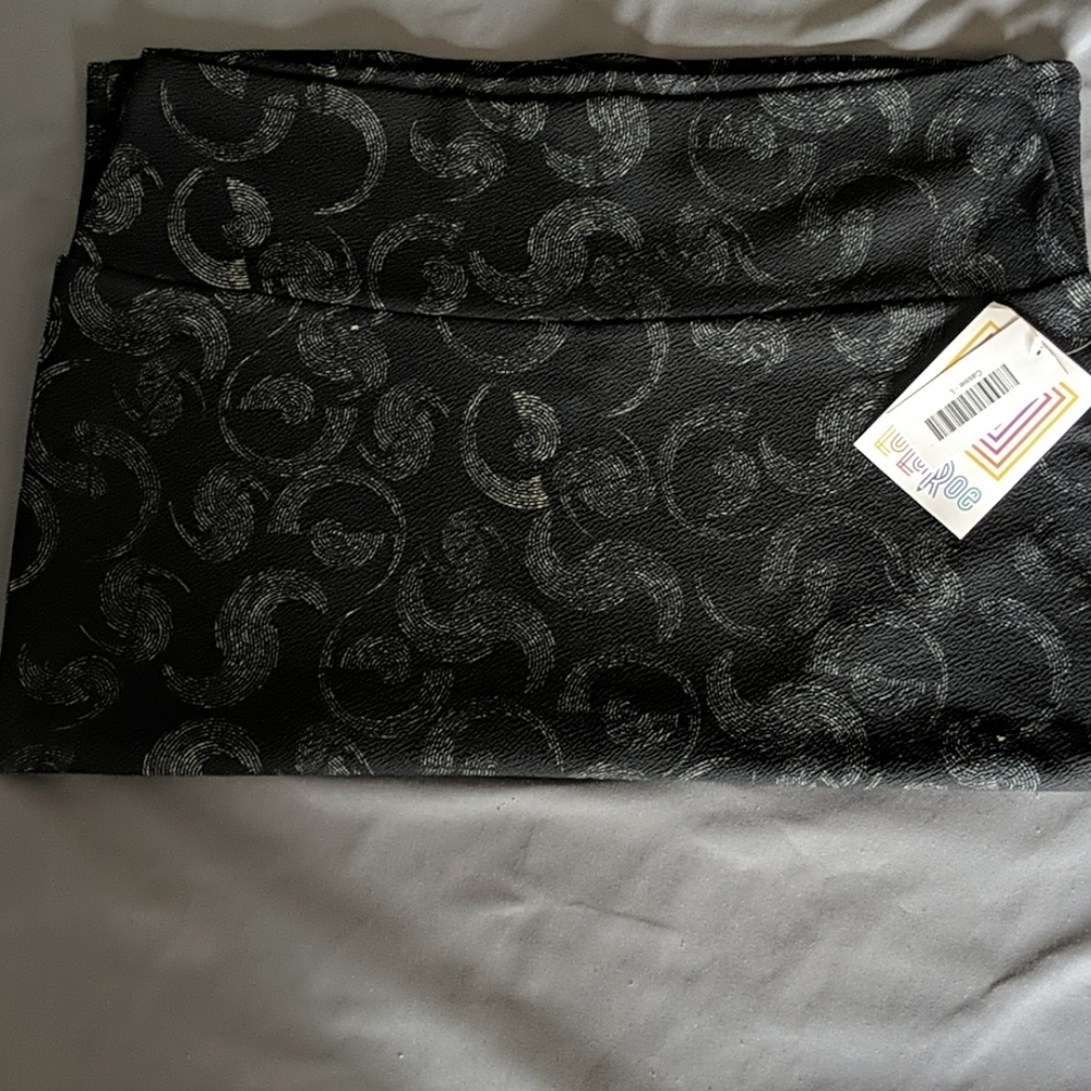 Black pencil skirt